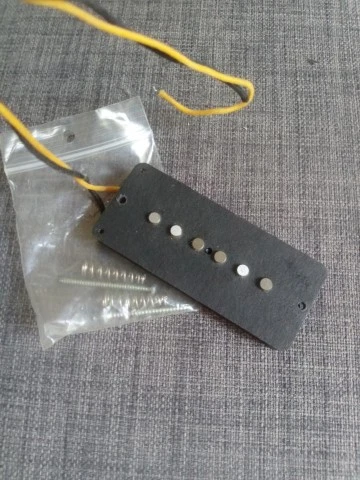 Jazzmaster pickup neck