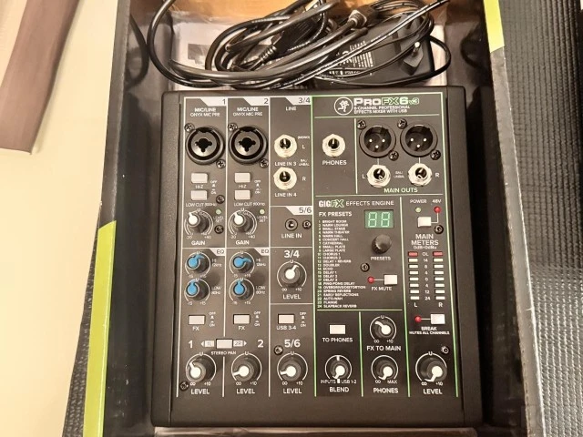 Mackie fx6 v3