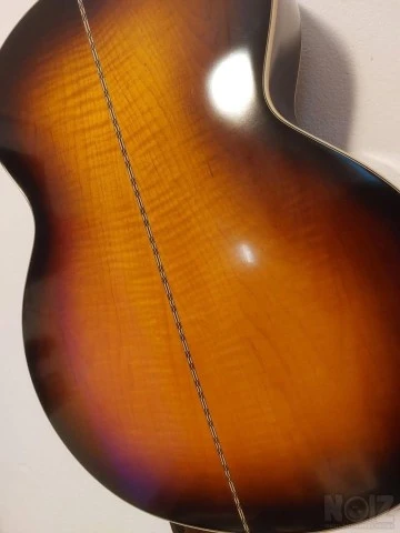 Epiphone J200 ASVG η έκδοση με μασίφ ξύλ