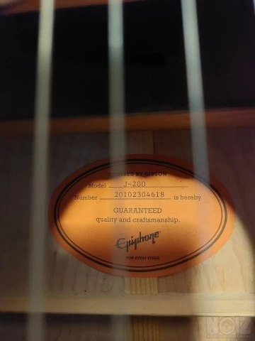 Epiphone J200 ASVG η έκδοση με μασίφ ξύλ