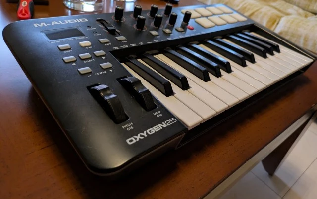 M-Audio Oxygen 25 MK4 Midi Controller