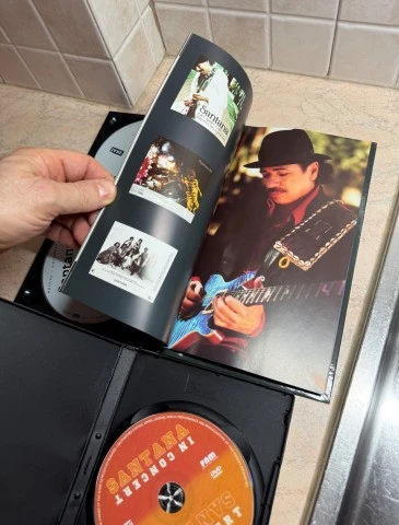 12 DVD + 1 2CD με Βιβλίο (Μουσικά) 