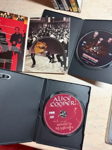 12 DVD + 1 2CD με Βιβλίο (Μουσικά) 