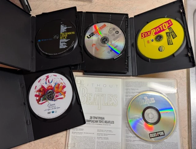 12 DVD + 1 2CD με Βιβλίο (Μουσικά) 