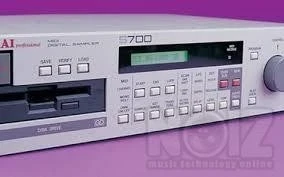 Akai S 700 vintage sampler 