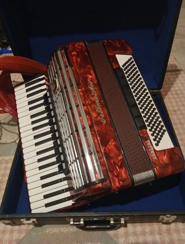 Akordeon Weltmeister Consona 120 bass