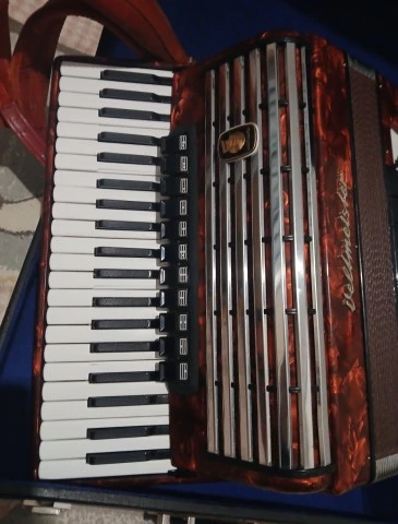 Akordeon Weltmeister Consona 120 bass