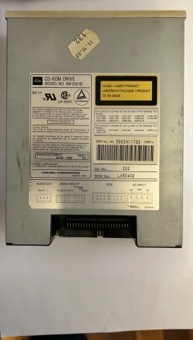 Cd rom SCSI και τροφοδοτικο για SCSI 