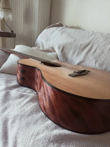 Ibanez AE275BT Baritone