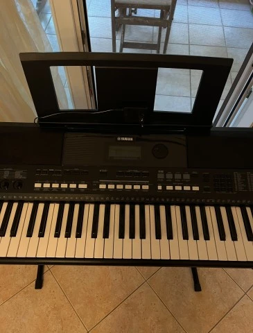 Yamaha PSR-E433 