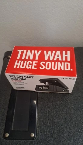 Dunlop cbm95 crybaby mini wah