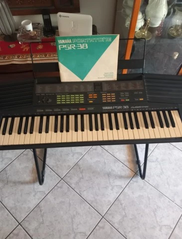 Yamaha Portatone PSR-38