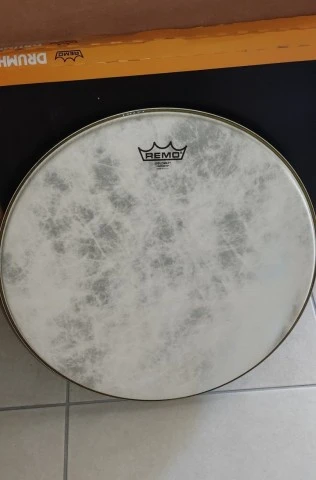 Remo Diplomat Fiberskyn 18" FD-0518-00
