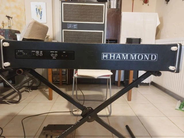 Hammond Organ B100 
