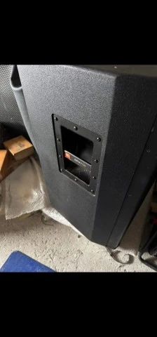 JBL SRX 715