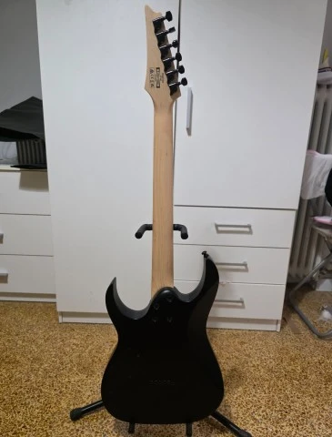 Ibanez RG421