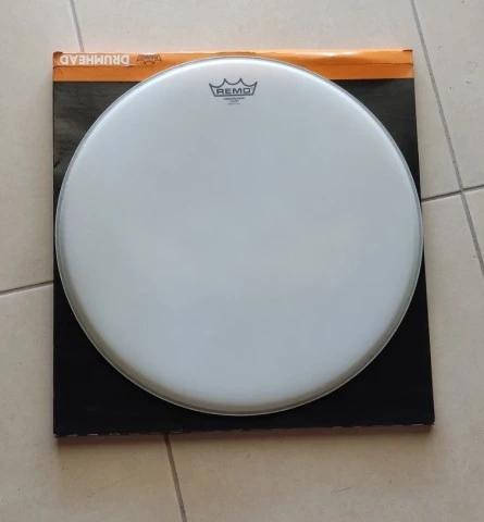 Remo Ambassador Coated 18" BA-0118-00