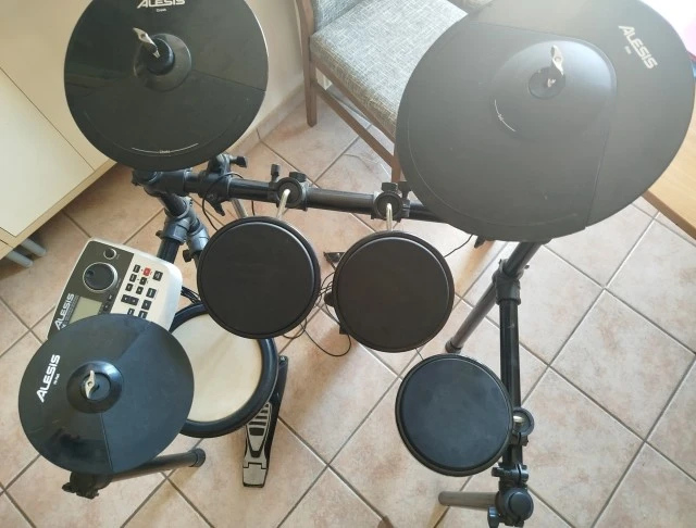Alesis DM8 και Ανταλλαγή