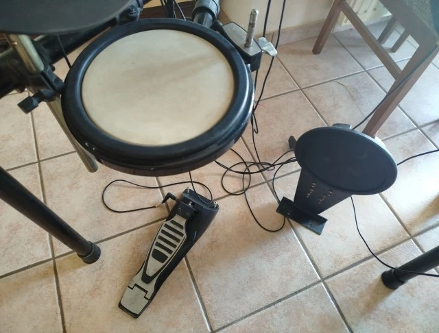 Alesis DM8 και Ανταλλαγή