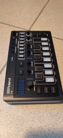 Roland AIRA Compact J-6 Chord Synth