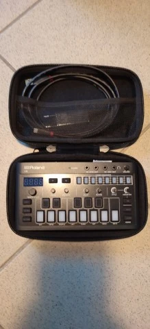 Roland AIRA Compact J-6 Chord Synth