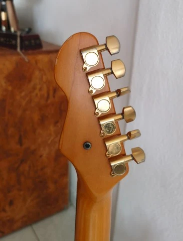 Blade Texas Deluxe (2000), Strat-style