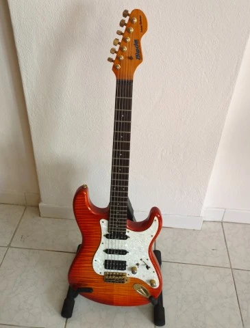 Blade Texas Deluxe (2000), Strat-style