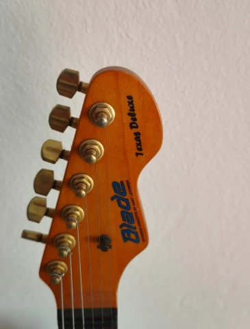 Blade Texas Deluxe (2000), Strat-style