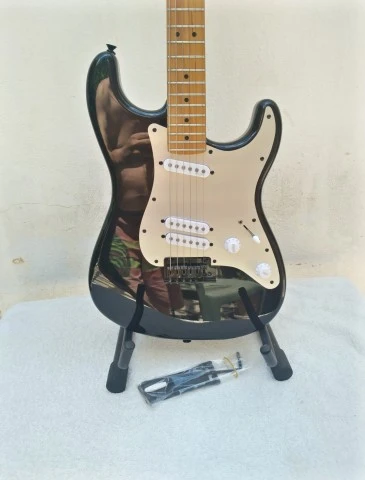 Squier Contemporary Special Stratocaster Black.