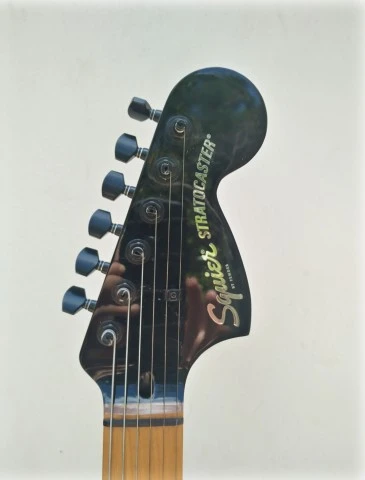 Squier Contemporary Special Stratocaster Black.