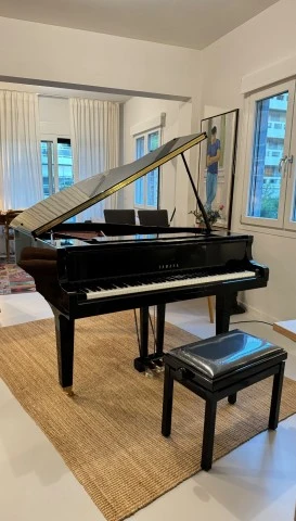 Yamaha Baby Grand Piano 