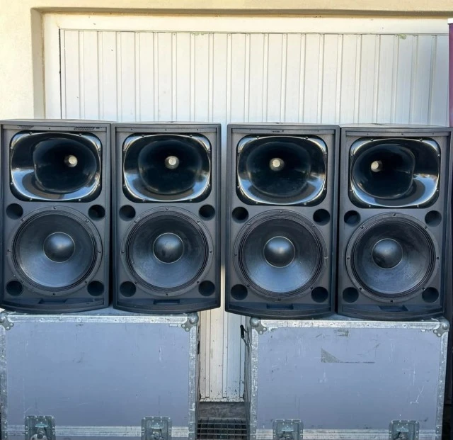 B&amp;C 15-inch speakers 