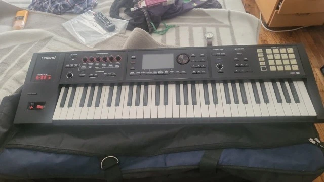 Roland Fa 06