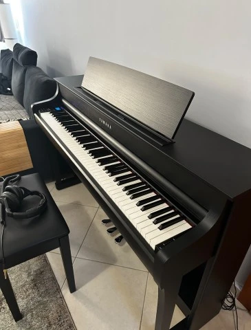 Yamaha Clavinova CLP-845 (μαύρο) (Αγορά 2025)