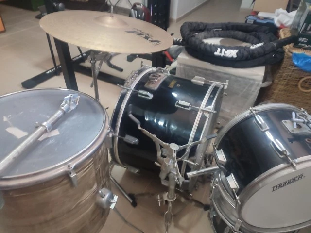 Drums set