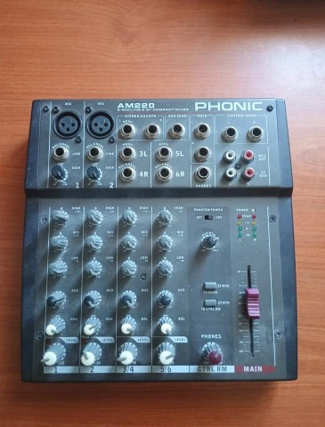 Κονσόλα Phonic AM 220