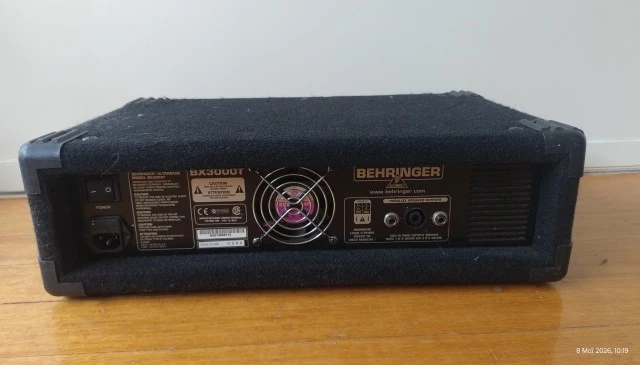 Κεφαλή μπάσου Behringer Ultrabass BX3000T