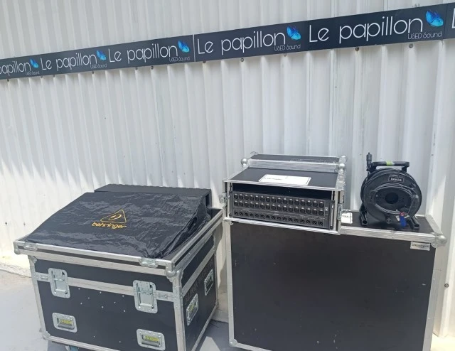 Behringer X32 console/ Behringer S32 Stagebox 