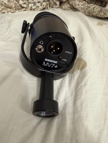 Shure MV7+