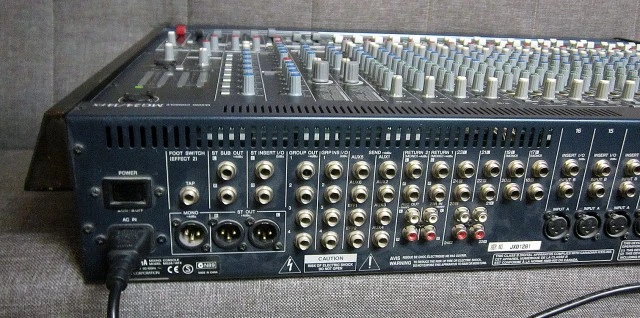 Yamaha MG 24 / 14 fx
