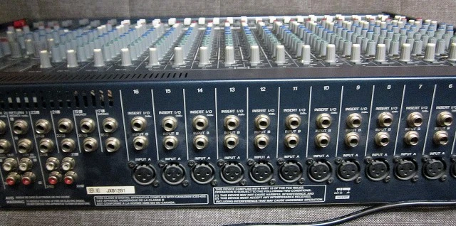Yamaha MG 24 / 14 fx