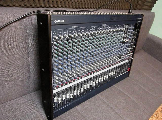 Yamaha MG 24 / 14 fx