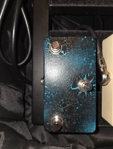 Electro-Harmonix Oceans 12 + Triple footswitch 