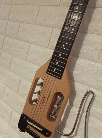 Traveler guitar ultra light