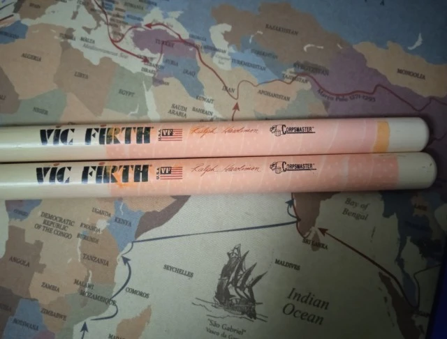 Vic Firth Hickory Μπαγκέτες Ντραμς