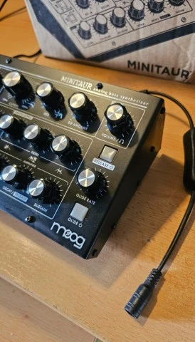 Moog minitaur + Decksaver+ on/off switch 