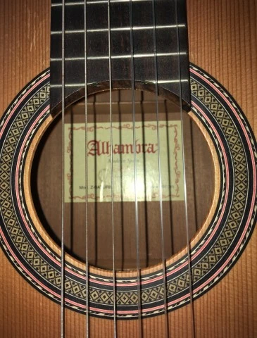 Kλασική κιθάρα Alhambra