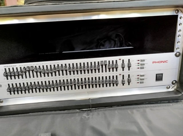 Equalizer Phonic MQ 3600 (Dual 31-Band Graphic EQ)