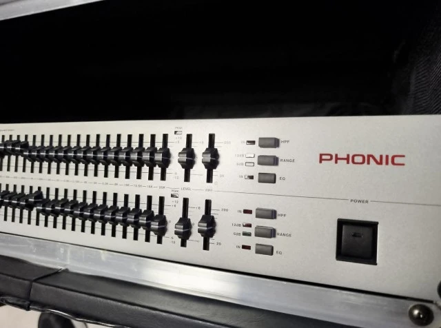 Equalizer Phonic MQ 3600 (Dual 31-Band Graphic EQ)