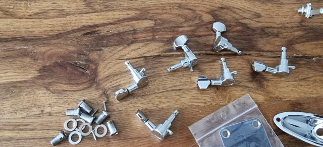Aνταλλακτικά - Strat parts bridge pickups pots etc.